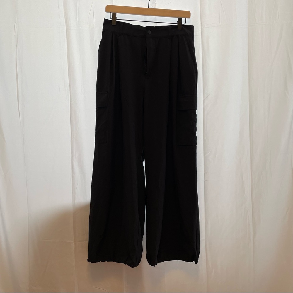GAP Black Elastic Waist Pants